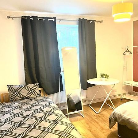 Large Room With Two Bed In Central Λονδίνο Εξωτερικό φωτογραφία
